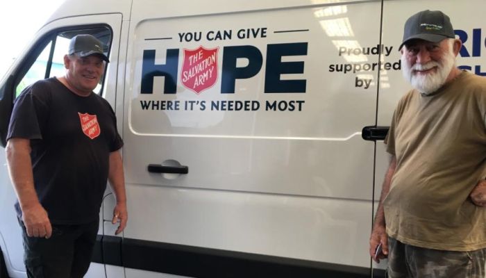 Grateful dad gives back in the lead-up to Christmas